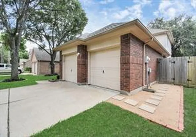 Photo 3 of Single family home for sale at 12815 Deer Cvs Ln, Houston, TX 77041 | MLS# 24509087 | Listing updated on 2026-08-01