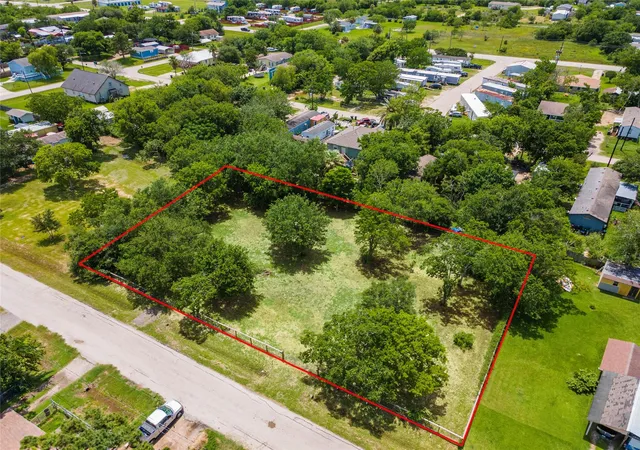 2nd image of 410 416 7th St, San Leon, TX 77539 | MLS# 97694606
