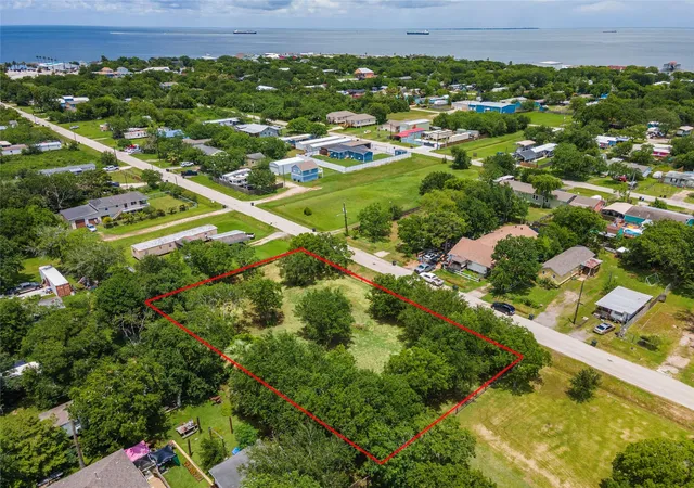 3rd image of 410-416 7Th St, San Leon, TX 77539 | MLS# 97694606