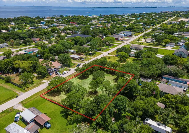 4th image of 410-416 7Th St, San Leon, TX 77539 | MLS# 97694606