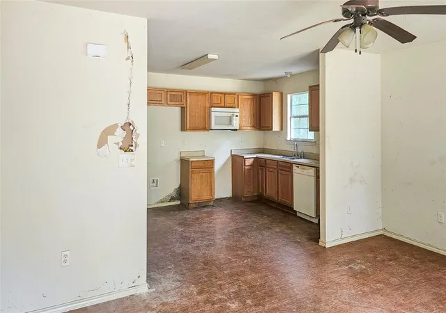 Photo 3 of Single family home for sale at 1215 Trinlady Park Rd, Trinity, TX 75862 | MLS# 61098341 | Listing updated on 2026-09-10