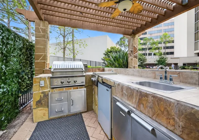 image of 661 Bering Dr, Houston, TX 77057