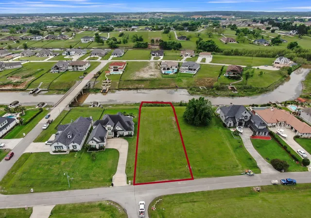 Photo 2 of Land for sale at 11617 Grand View Dr, Montgomery, TX 77356 | MLS# 15250413 | Listing updated on 2026-07-17
