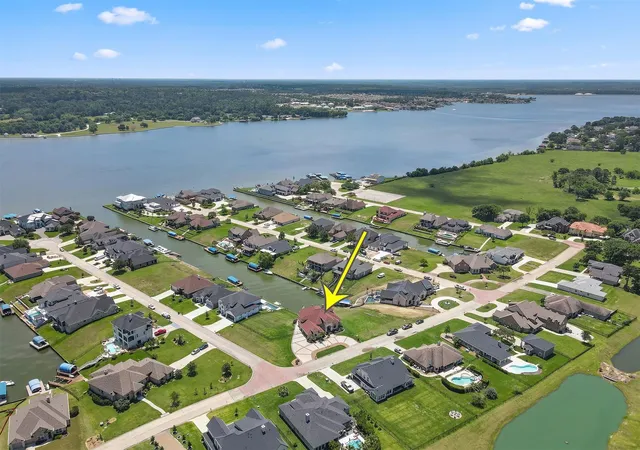2nd image of 10896 Decatur St, Willis, TX 77318 | MLS# 27273692