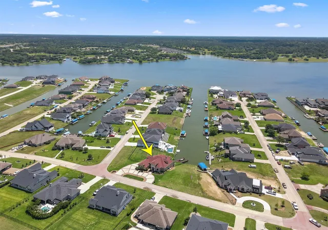 3rd image of 10896 Decatur St, Willis, TX 77318 | MLS# 27273692