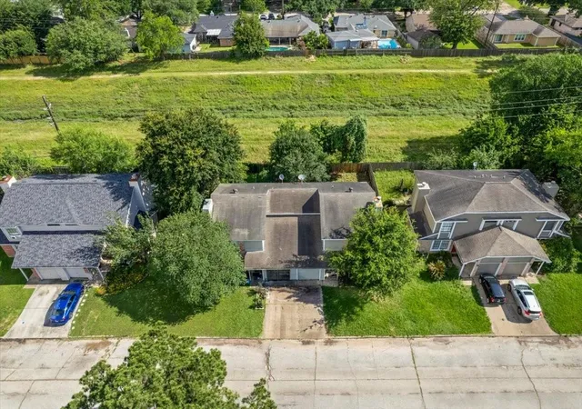 Photo 3 of Multi family home for sale at 10028 Spring Pl Dr, Houston, TX 77070 | MLS# 66325433 | Listing updated on 2026-06-05