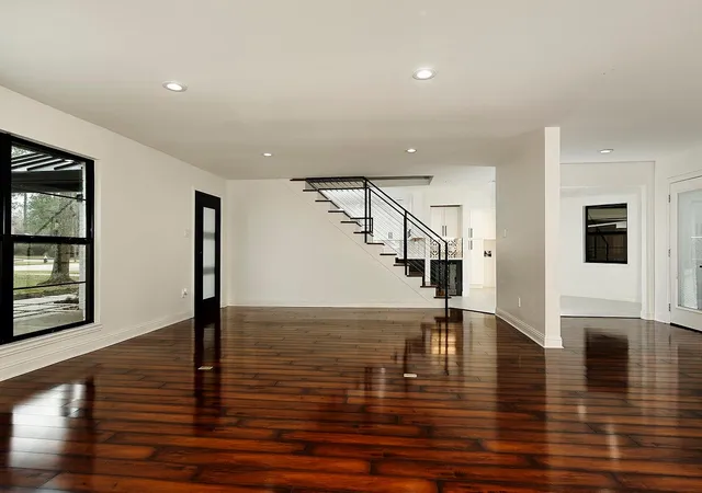 3rd image of 29 N Havenridge Dr, The Woodlands, TX 77381 | MLS# 57407236