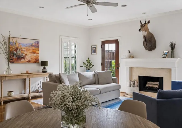 2nd image of 1006 Augusta Dr #123, Houston, TX 77057 | MLS# 29586805