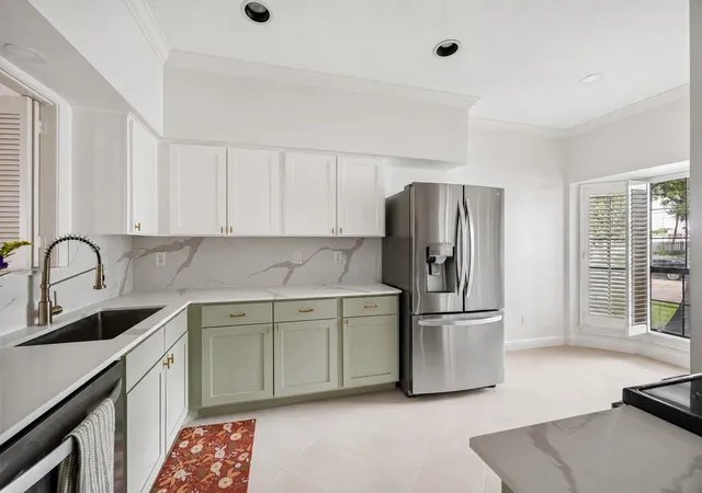 3rd image of 1006 Augusta Dr #123, Houston, TX 77057 | MLS# 29586805