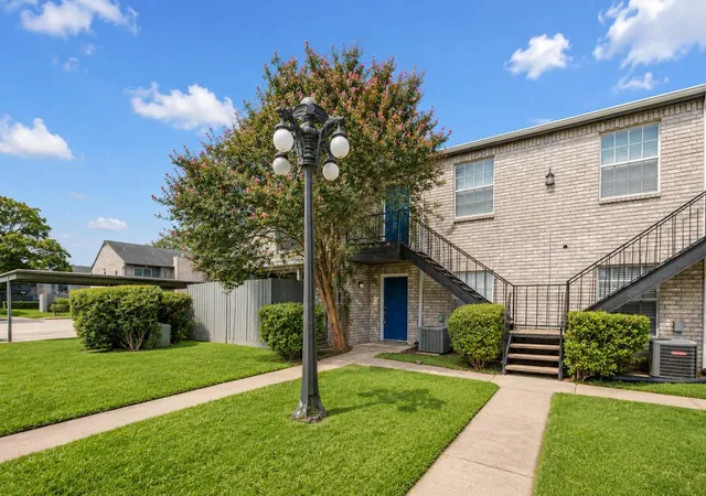 2nd image of 9700 Leawood Blvd #201, Houston, TX 77099 | MLS# 87718970