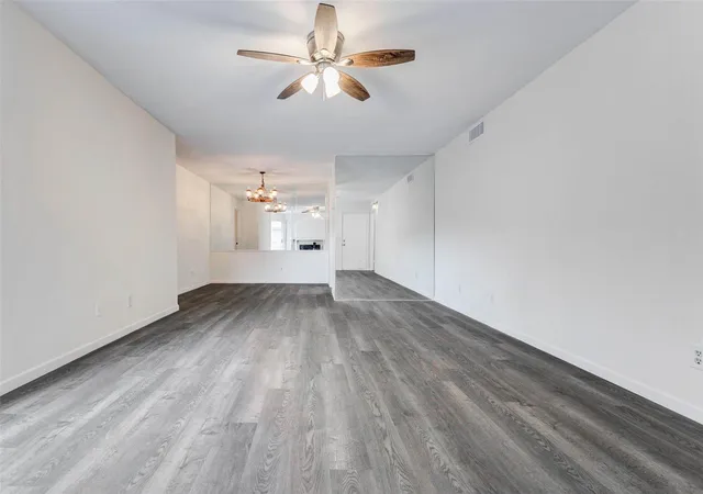 4th image of 9700 Leawood Blvd #201, Houston, TX 77099 | MLS# 87718970