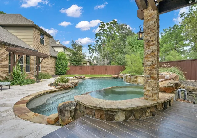 Homes for sale in Spring, TX | 95 S Shimmering Aspen Cir, Spring, TX 77389 | MLS# 44512349