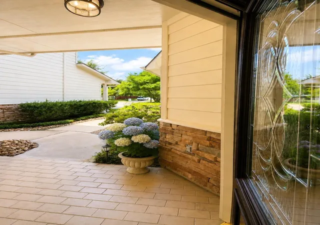 2nd image of 2219 Ridge Wood Ln, Sugar Land, TX 77479 | MLS# 51146925