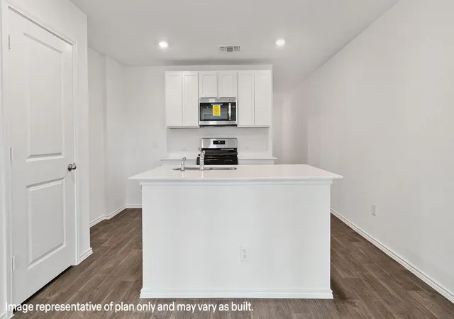 3rd image of 1228 Hickory Grove St, Brenham, TX 77833 | MLS# 44893878