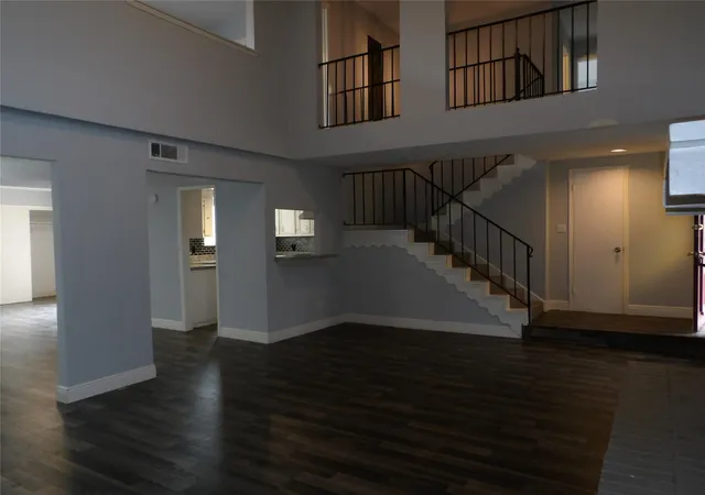 2nd image of 10758 Boardwalk St, Houston, TX 77042 | MLS# 29213376