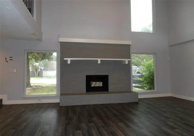 3rd image of 10758 Boardwalk St, Houston, TX 77042 | MLS# 29213376