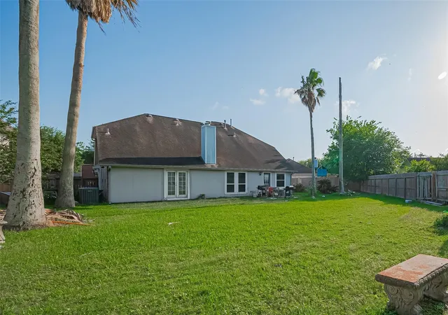 20th image of 606 Oak Hill Dr, Kemah, TX 77565 | MLS# 86363389
