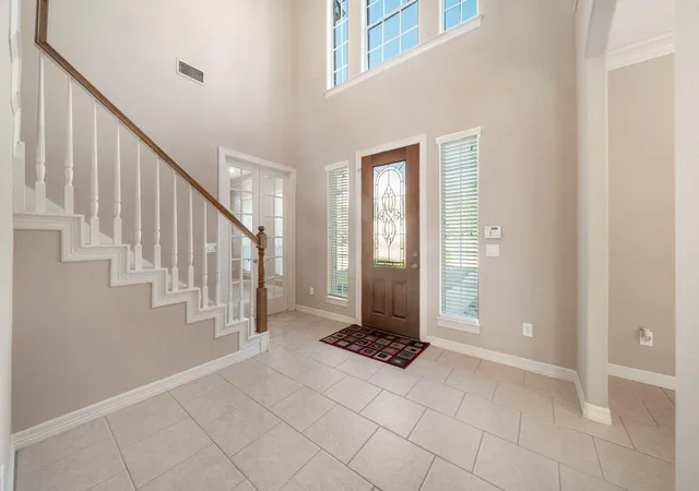 Photo 2 of Single family home for sale at 14911 Hyde Park Pl, Houston, TX 77069 | MLS# 24438389 | Listing updated on 2026-07-05