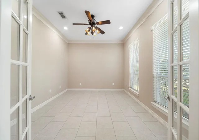 Photo 3 of Single family home for sale at 14911 Hyde Park Pl, Houston, TX 77069 | MLS# 24438389 | Listing updated on 2026-07-05