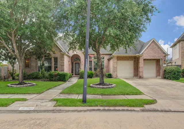 Photo 1 of Sale Pending at 7511 Shadow Ter Ln, Richmond, TX 77407 | MLS# 43009860 | Listing updated on 2026-09-21