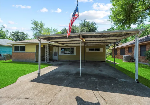 Photo 2 of Single family home for sale at 12306 Palmbeach St, Houston, TX 77034 | MLS# 69445457 | Listing updated on 2026-08-26