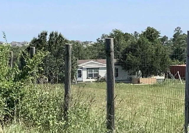 5th image of 4801 Agnes Cir, Springtown, TX 76082 | MLS# 8685486