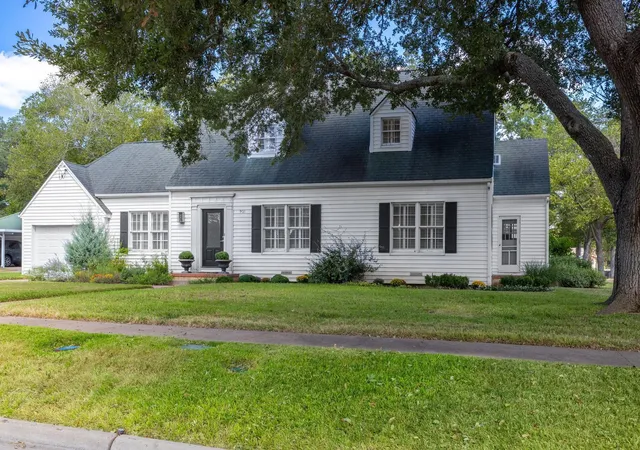 Photo 2 of Single family home for sale at 901 Anderson St, Schulenburg, TX 78956 | MLS# 38011130 | Listing updated on 2026-08-26