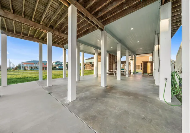 Photo 3 of Single family home for sale at 876 Palmetto Dr, Port Bolivar, TX 77650 | MLS# 85052763 | Listing updated on 2026-09-18