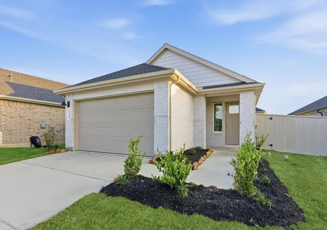 Photo 2 of Sale Pending at 3429 Horseshoe Trl Rd, League City, TX 77511 | MLS# 24542062 | Listing updated on 2026-09-09