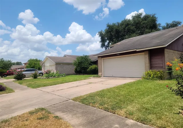 2nd image of 12058 Plumbrook Dr, Houston, TX 77099 | MLS# 36369769
