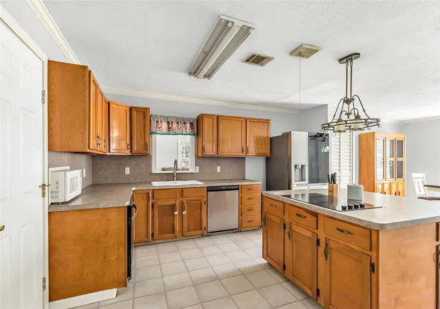 2nd image of 112 Lone Pine Dr, Huffman, TX 77336 | MLS# 53670268