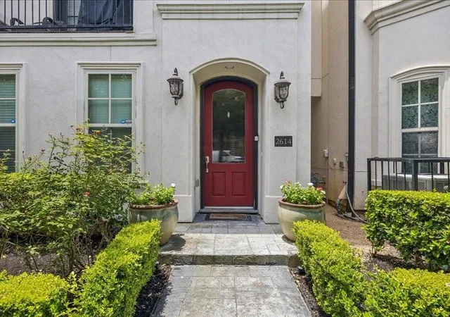 Photo 2 of Single family home for sale at 2614 Capitol St, Houston, TX 77003 | MLS# 56012871 | Listing updated on 2026-09-05