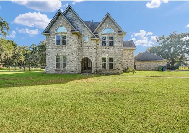 Photo 3 of Single family home for sale at 1314 Remington Ct, Angleton, TX 77515 | MLS# 73738566 | Listing updated on 2026-09-13