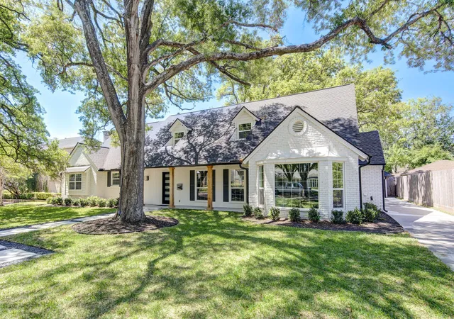 3rd image of 926 Old Lake Rd, Houston, TX 77057 | MLS# 97412372