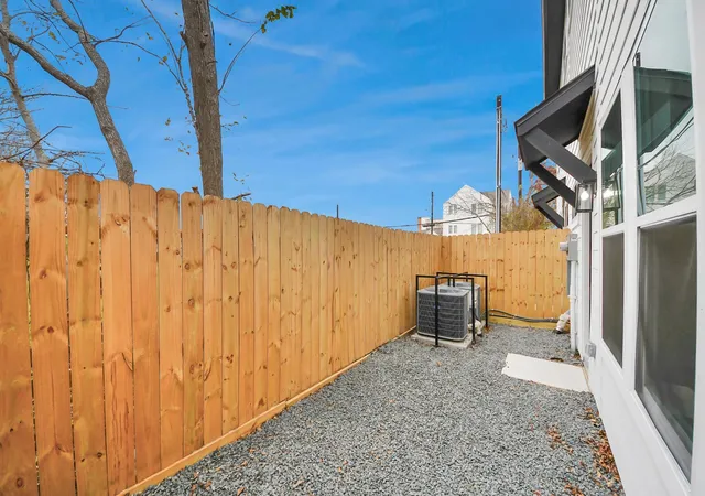 2nd image of 3508 Napoleon St, Houston, TX 77004