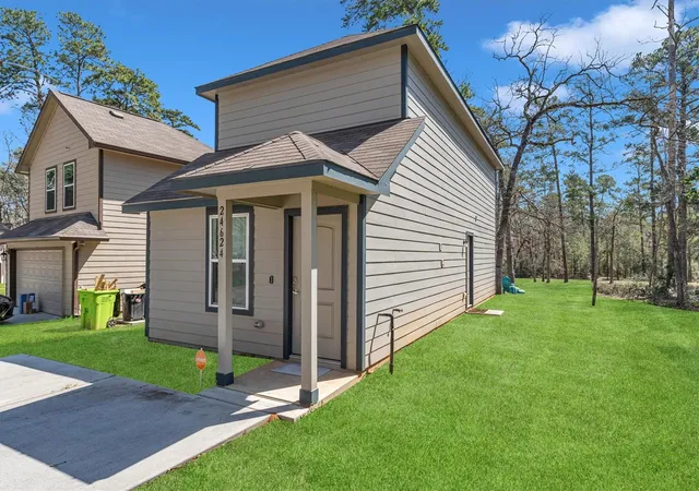 Photo 3 of Single family home for sale at 24624 Pools Crk Way, Huntsville, TX 77320 | MLS# 10397487 | Listing updated on 2026-08-16