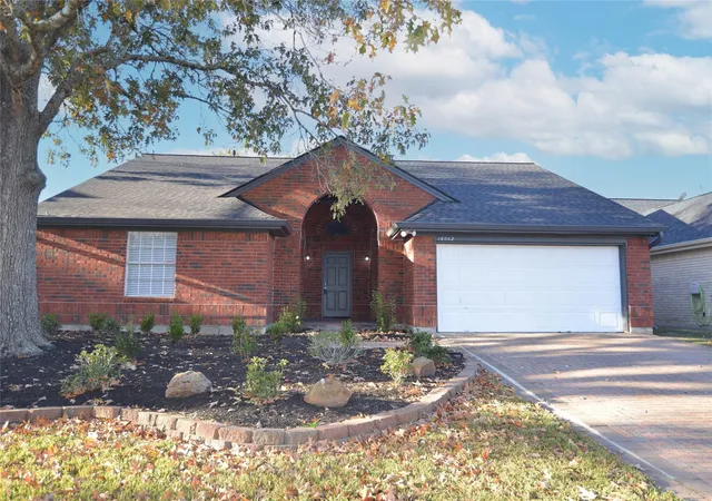 1st image of 4634 Stonemede Dr, Friendswood, TX 77546 | MLS# 24977028
