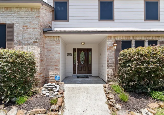 Photo 3 of Single family home for sale at 19923 January Dr, Humble, TX 77346 | MLS# 10386446 | Listing updated on 2026-09-04