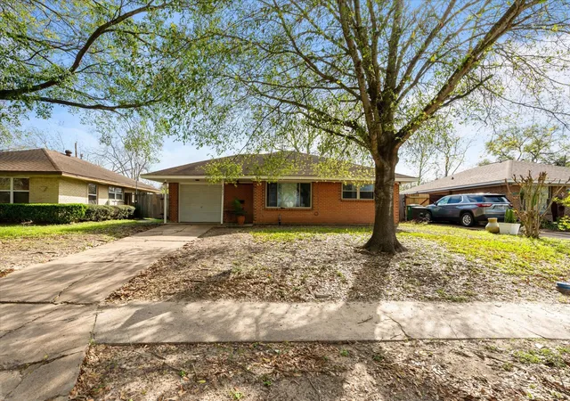 Photo 1 of Single family home for sale at 2423 Metz St, Houston, TX 77034 | MLS# 35948119 | Listing updated on 2026-03-13