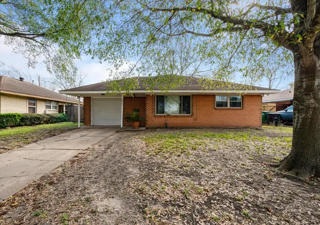 Photo 2 of Single family home for sale at 2423 Metz St, Houston, TX 77034 | MLS# 35948119 | Listing updated on 2026-03-13