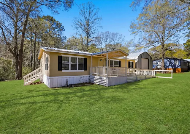 Photo 2 of Single family home for sale at 4484 Grand Oaks Dr, Willis, TX 77378 | MLS# 35028678 | Listing updated on 2026-08-16