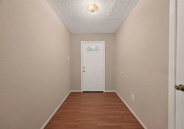 Photo 4 of Single family home for sale at 1001 N Shepherd Dr, Baytown, TX 77520 | MLS# 18417986 | Listing updated on 2026-08-16