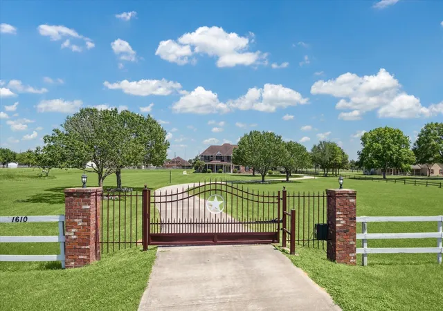 3rd image of 1610 Fm 2855 Rd, Katy, TX 77493 | MLS# 97909091