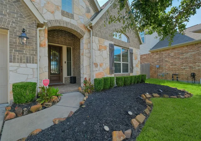 Photo 3 of Single family home for sale at 8111 Foster Gate Ct, Richmond, TX 77407 | MLS# 47246483 | Listing updated on 2026-08-08