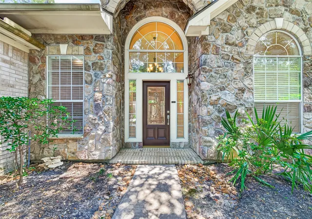 Photo 2 of Single family home for sale at 22 Westwinds Cir NE, Spring, TX 77382 | MLS# 35547725 | Listing updated on 2026-08-19