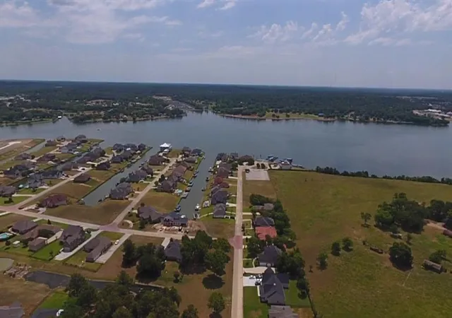 2nd image of 10856 Bourbon St, Willis, TX 77318 | MLS# 2870650