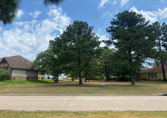 4th image of 10856 Bourbon St, Willis, TX 77318 | MLS# 2870650