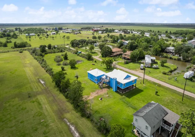 3rd image of 2534 Bastrop, Angleton, TX 77515 | MLS# 83719645