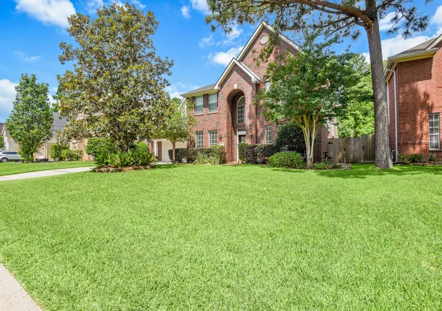 Photo 3 of Single family home for sale at 5111 Maple Hl Trl, Houston, TX 77345 | MLS# 59765478 | Listing updated on 2026-08-22