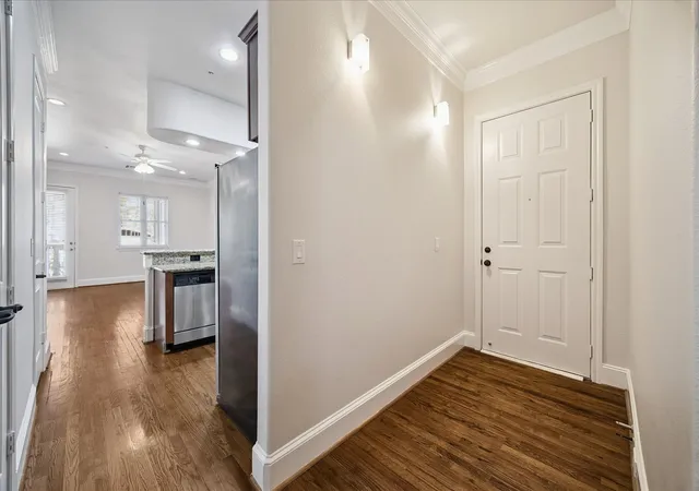 Homes for sale in Houston, TX | 58 Briar Hollow Ln #203, Houston, TX 77027 | MLS# 78686620